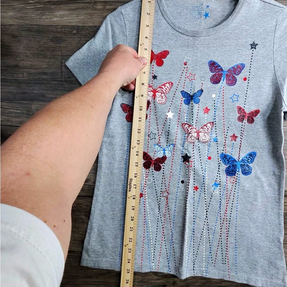 Women's Gray Red White Blue Butterfly Print Tee - Picture 5 of 5